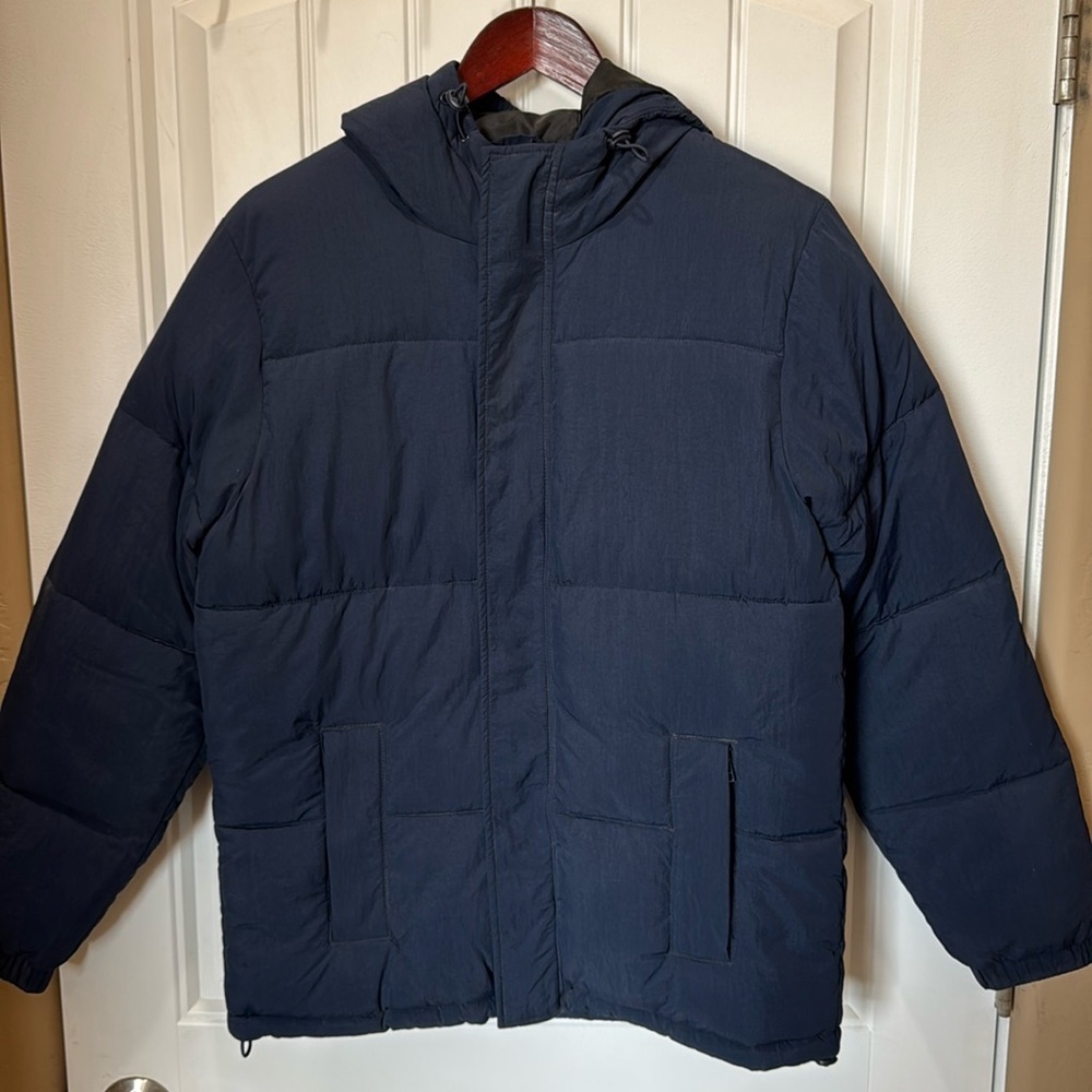 Men's Navy Puffer Jacket. Size small. New with tags. Hooded. Water resistant.